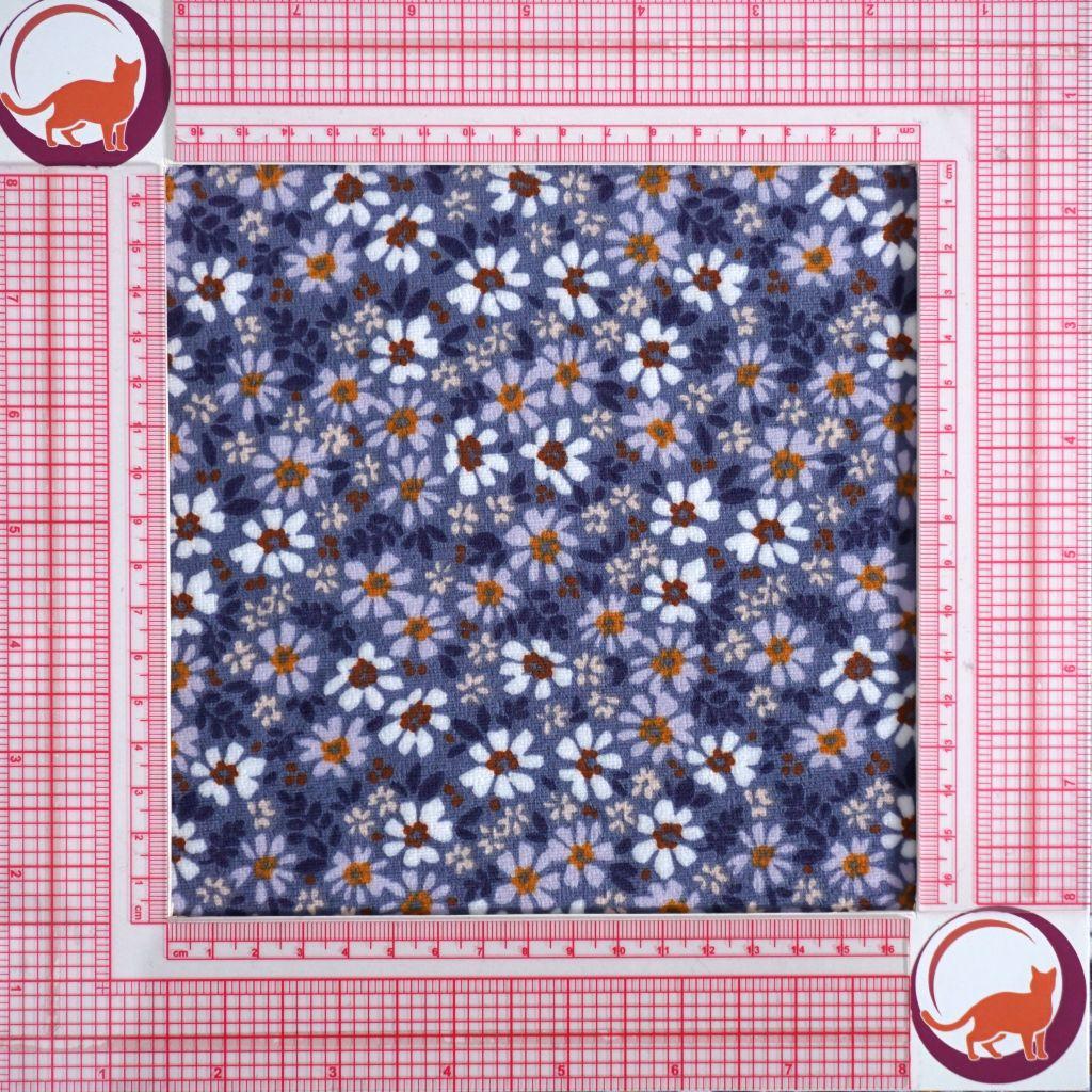 Nickistoff bedruckt Gänseblümchen fliederlila